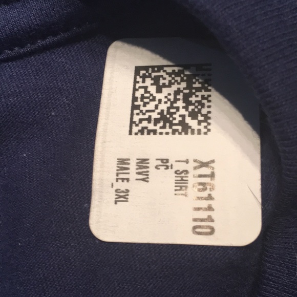 NWT Men’s Navy Blue Tshirt - Picture 3 of 3